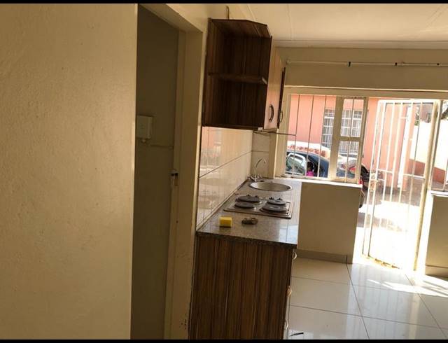 1 BEDROOM PROPERTY TO RENT IN KENSINGTON